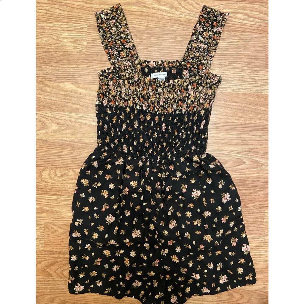 Floral Romper American Eagle size XS